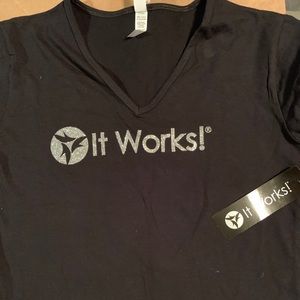 It Works Misses V neck T-shirt
